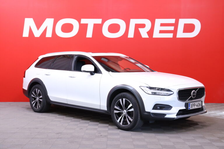 Volvo - V90 Cross Country - B4 AWD D-MHEV Business aut/ Juuri huollettu Suomi-auto! / Webasto / ACC / H&K / Koukku / - Farmari