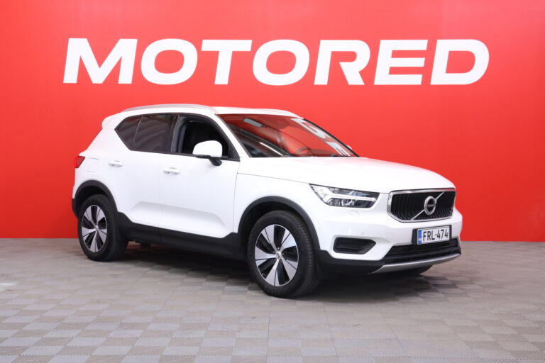 Volvo - XC40 - T5 Twin Engine Business aut // Webasto / Vakkari / Peruutuskamera / LED / CarPlay / Lämmitettävä ratti / 2x renkaat // - Maastoauto