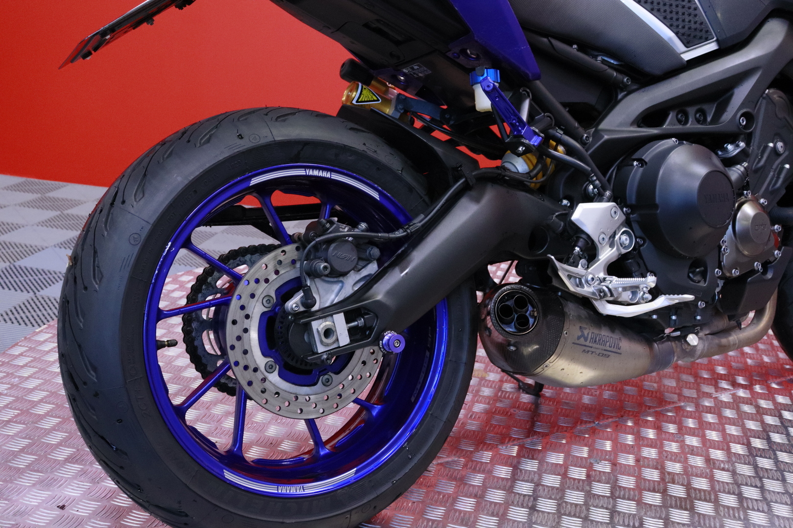Yamaha - MT-09 - SP // Suomi-pyörä / Akrapovic / Shifter / Ajomodet / TCS // - Moottoripyörä