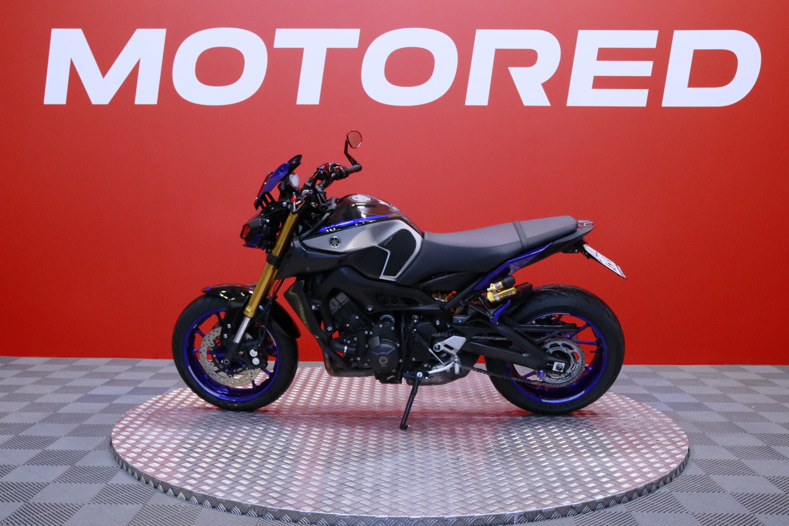 Yamaha - MT-09 - SP // Suomi-pyörä / Akrapovic / Shifter / Ajomodet / TCS // - Moottoripyörä