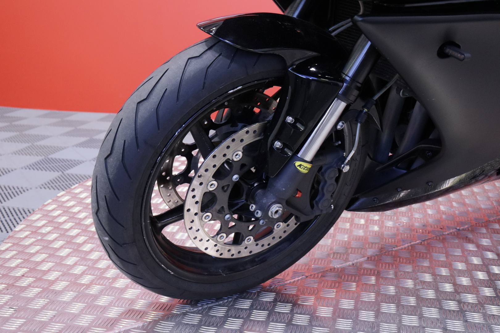 Yamaha - YZF-R1 - // Huoltokirja / Hieno koko musta! // - Moottoripyörä