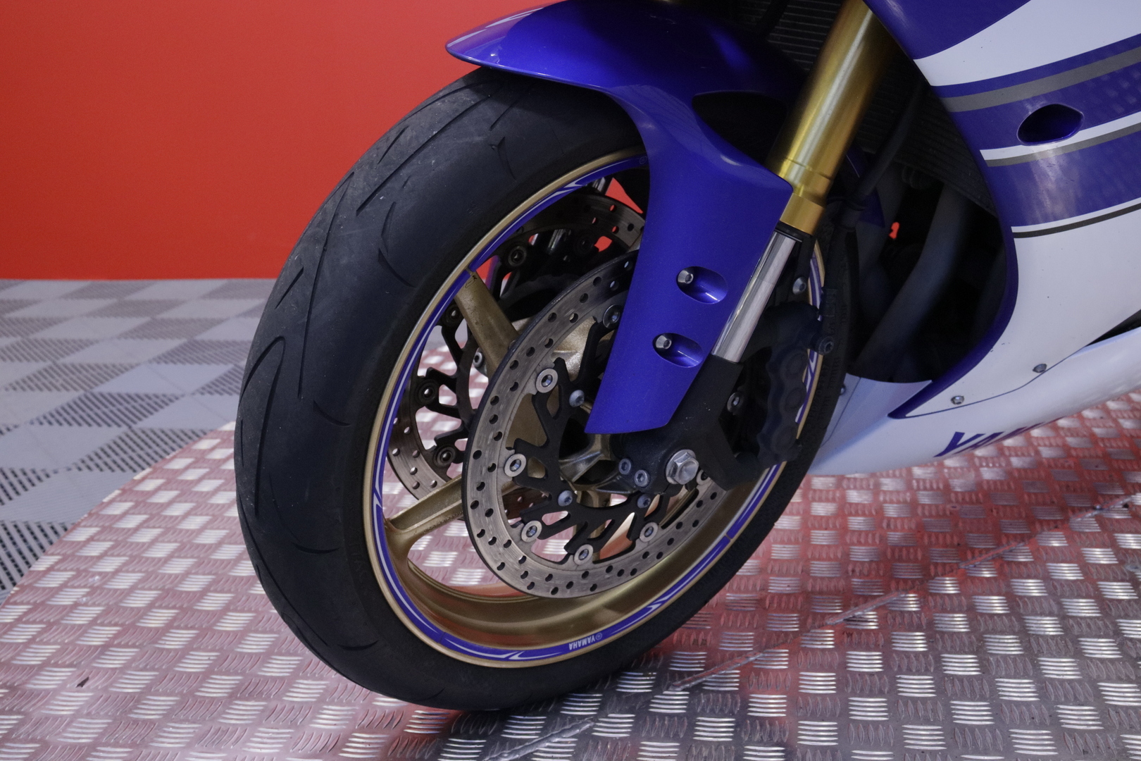 Yamaha - YZF-R1 - // LeoVince putkisto! / Shifter / Huoltokirja // - Moottoripyörä