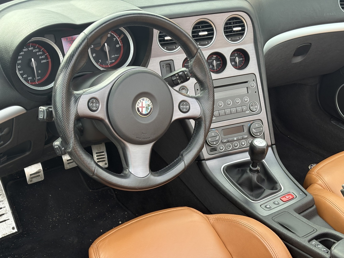Alfa Romeo - Spider - 1750 TBi 200hv Bensiini // Suomi-auto / Tutkat / Huoltokirja / Juuri saapunut ! // - Avoauto