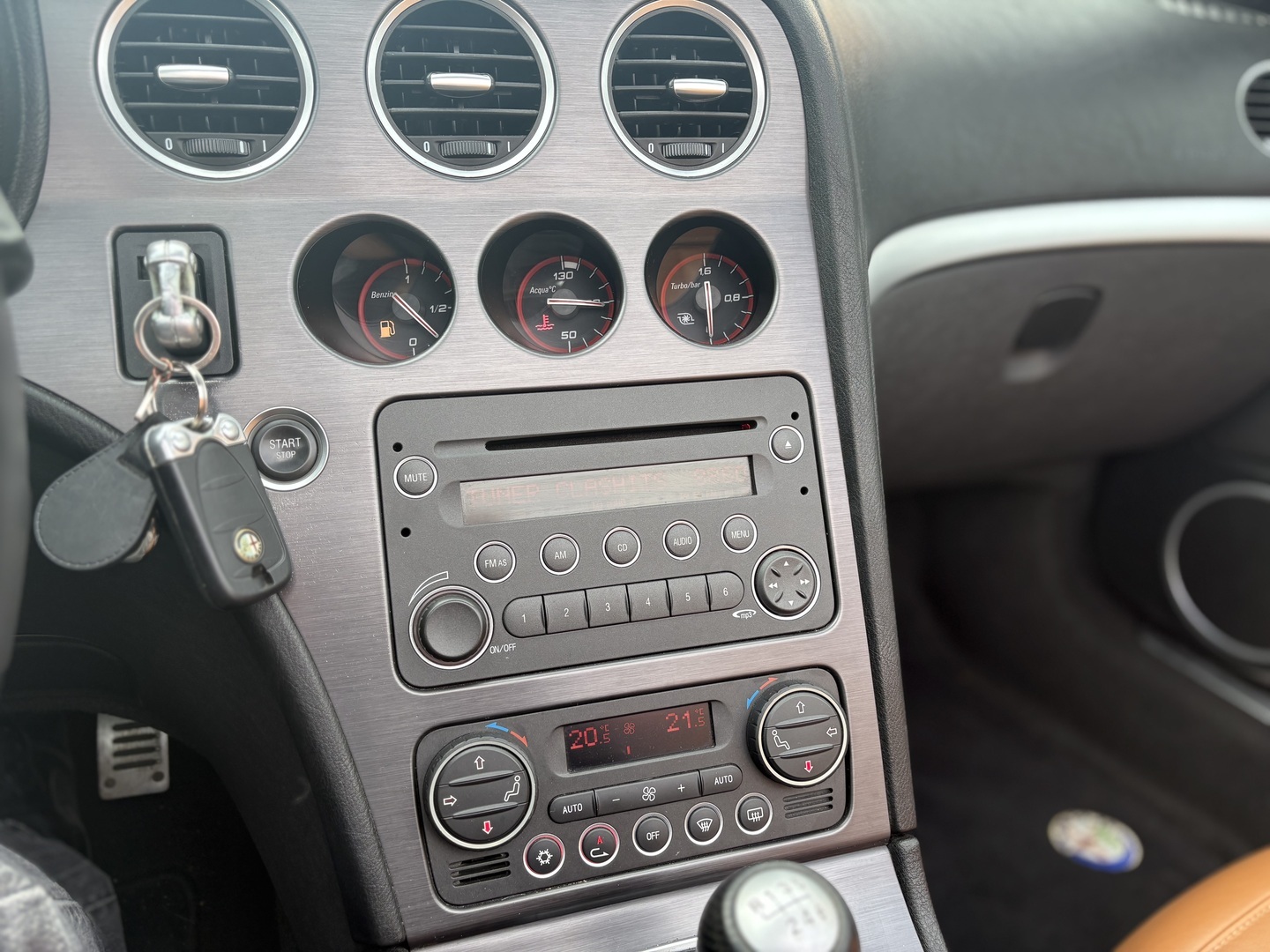 Alfa Romeo - Spider - 1750 TBi 200hv Bensiini // Suomi-auto / Tutkat / Huoltokirja / Juuri saapunut ! // - Avoauto