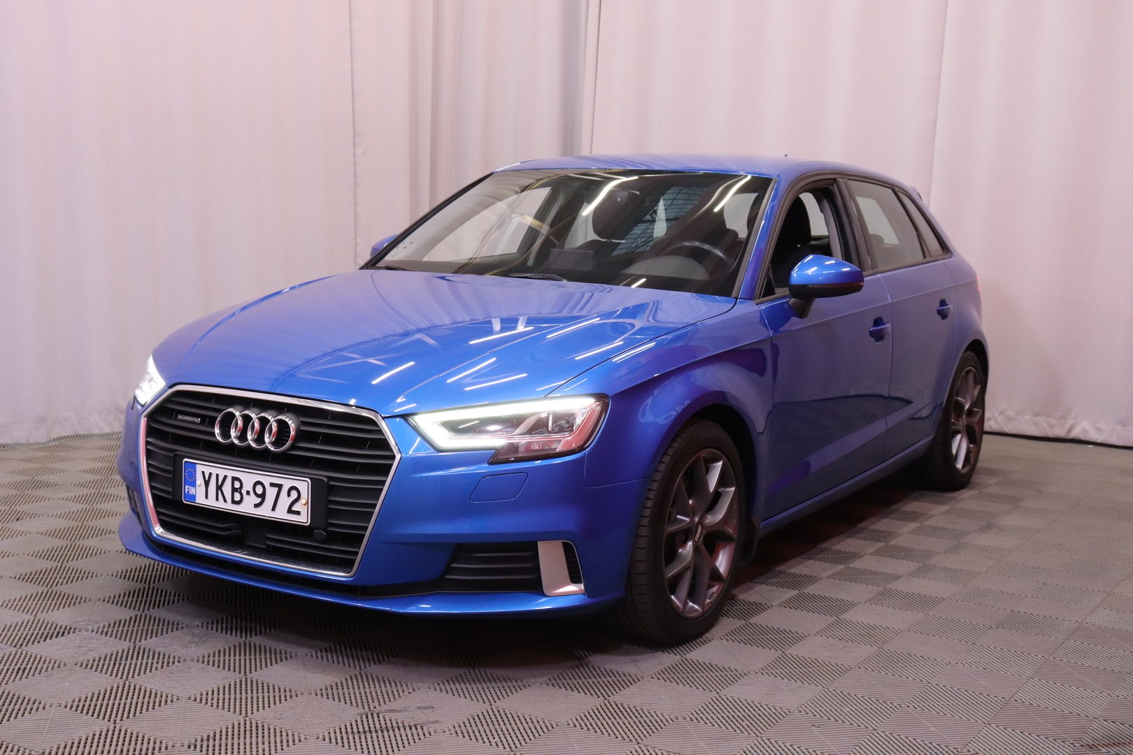 Audi - A3 - Sportback Pro Business Sport Edition 2,0 TFSI 140 kW quattro S tronic - Viistoperä