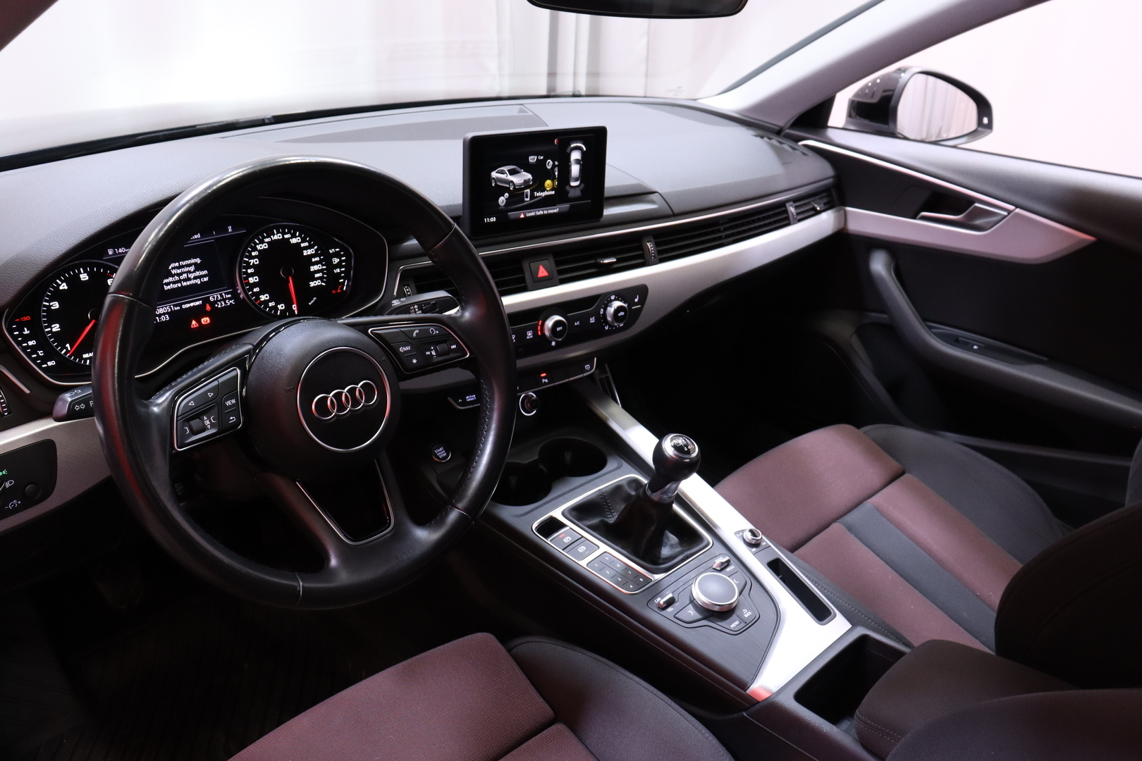 Audi - A4 - Sedan Business Sport 2,0 TFSI 140 kW - Sedan