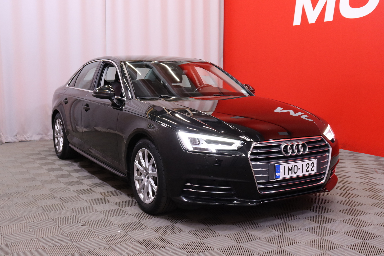 Audi - A4 - Sedan Business Sport 2,0 TFSI 140 kW - Sedan