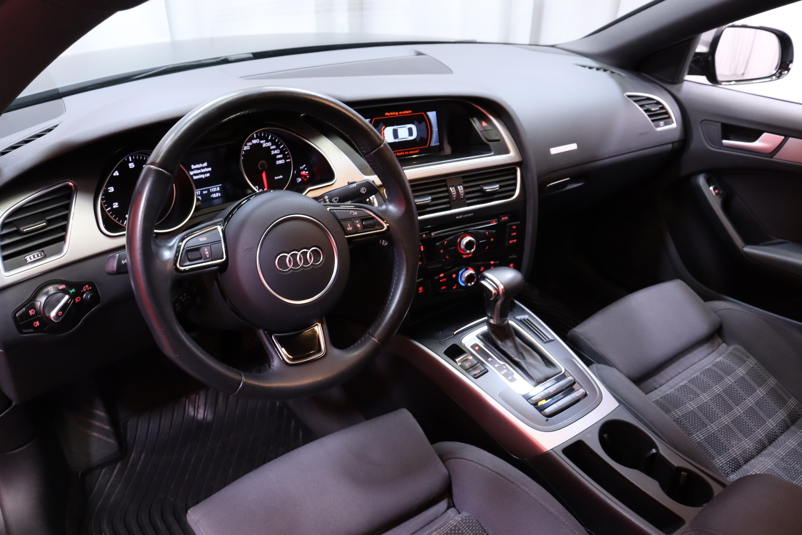 Audi - A5 - Sportback Business 2,0 TFSI 165 kW quattro S tronic-autom. - Viistoperä