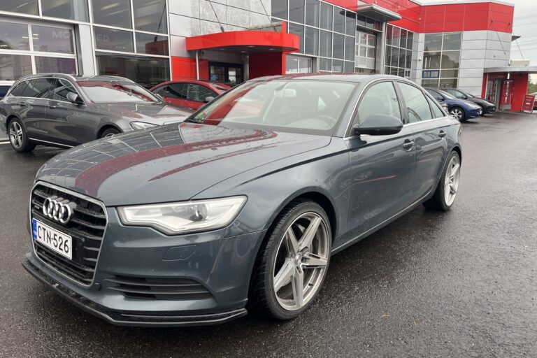 Audi - A6 - Sedan Business 3,0 V6 TFSI 220 kW quattro S tronic Start-Stop - Sedan