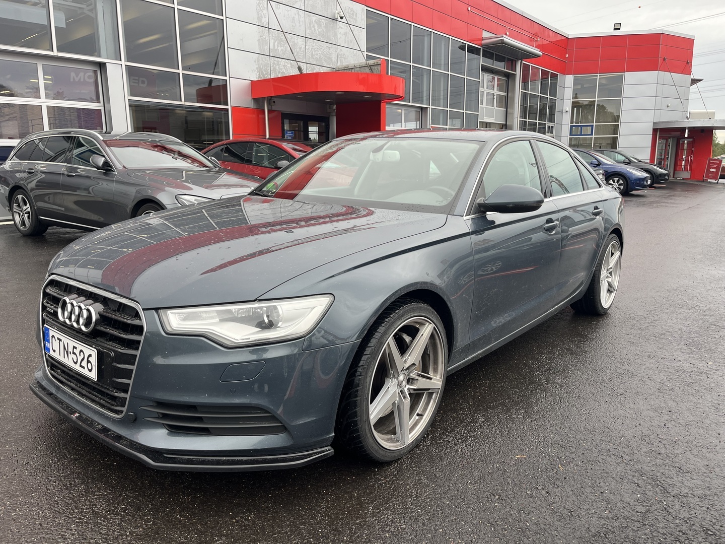 Audi - A6 - Sedan Business 3,0 V6 TFSI 220 kW quattro S tronic Start-Stop - Sedan