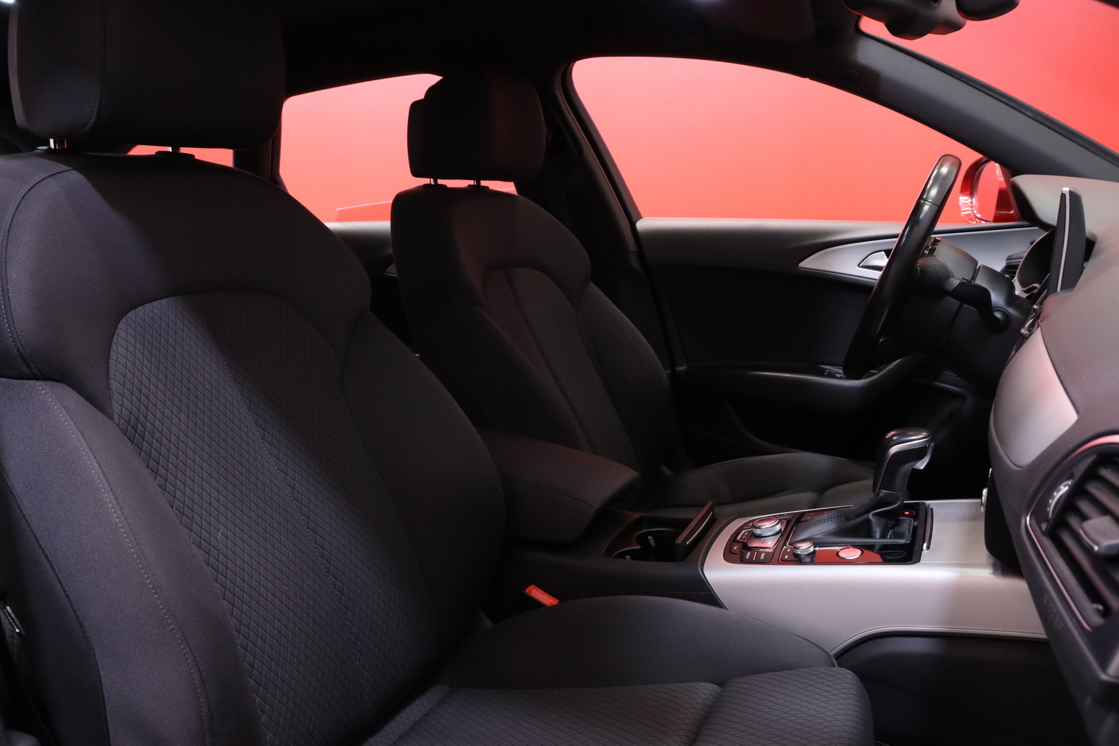 Audi - A6 - Avant Business Sport 2,0 TDI 140 kW ultra S tronic - Farmari