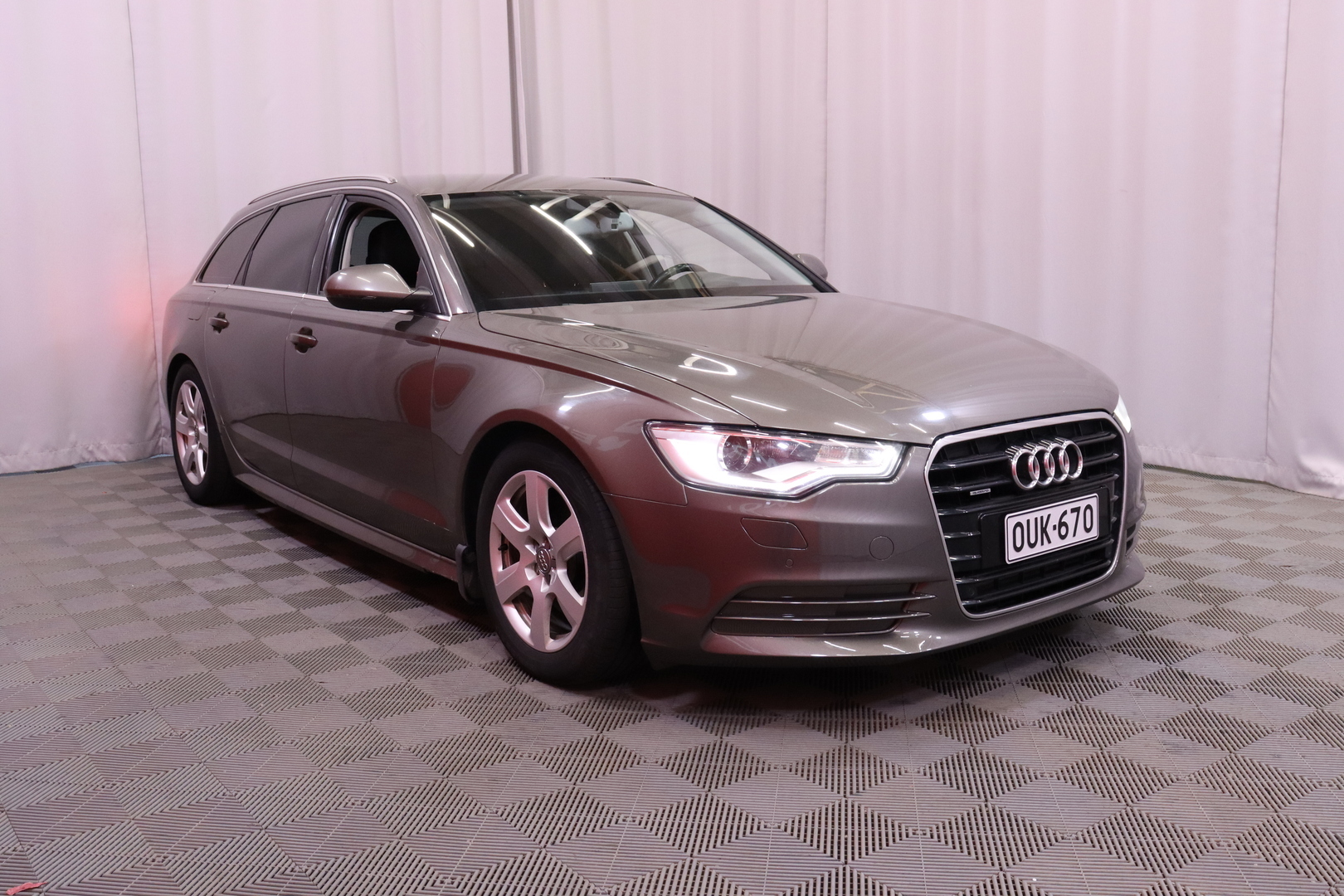 Audi - A6 - Avant Business 3,0 V6 TDI 150 kW quattro S tronic Start-Stop - Farmari