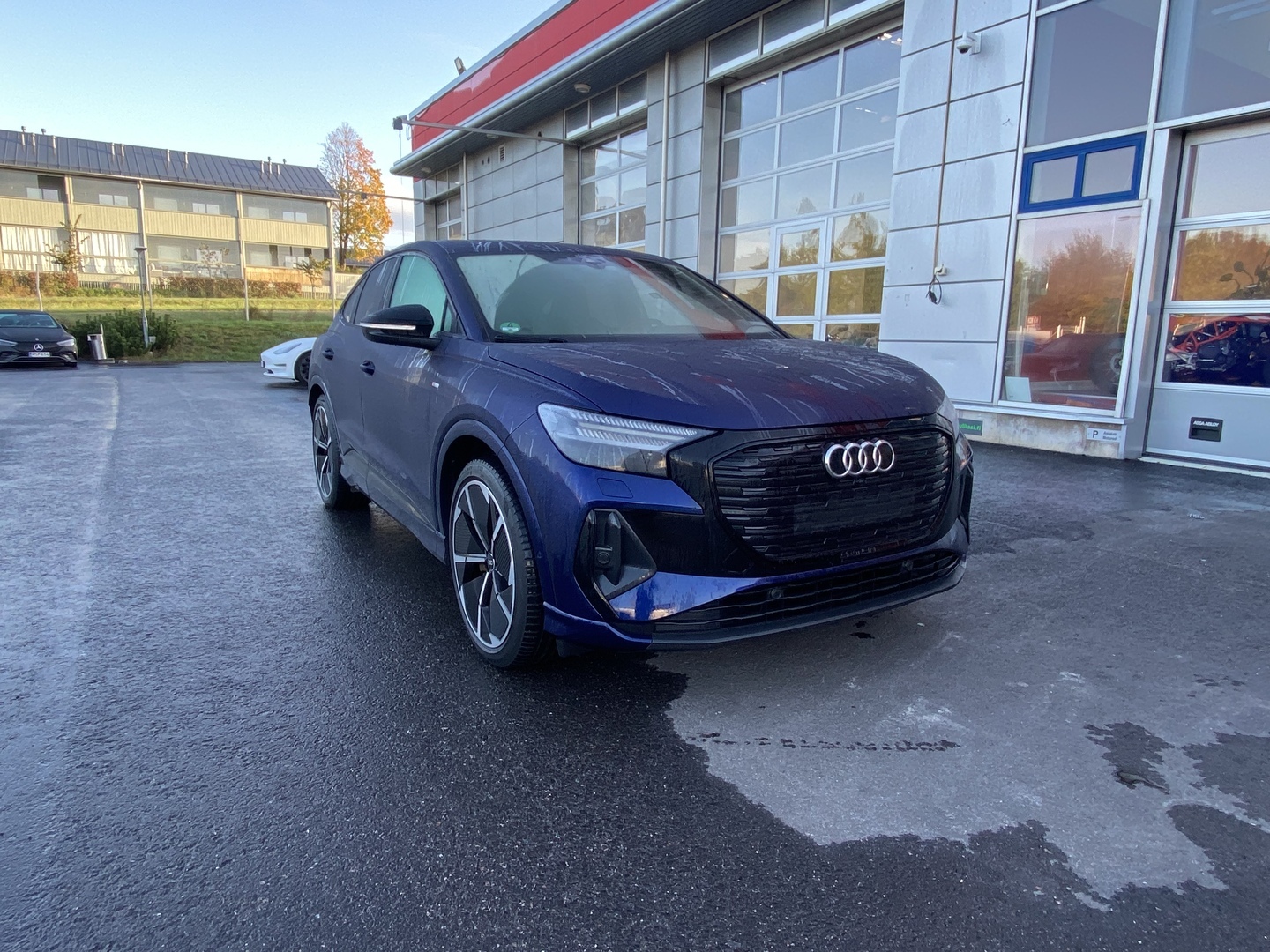 Audi - Q4 e-tron - Progress S line 50 e-tron quattro Sportback - Maastoauto