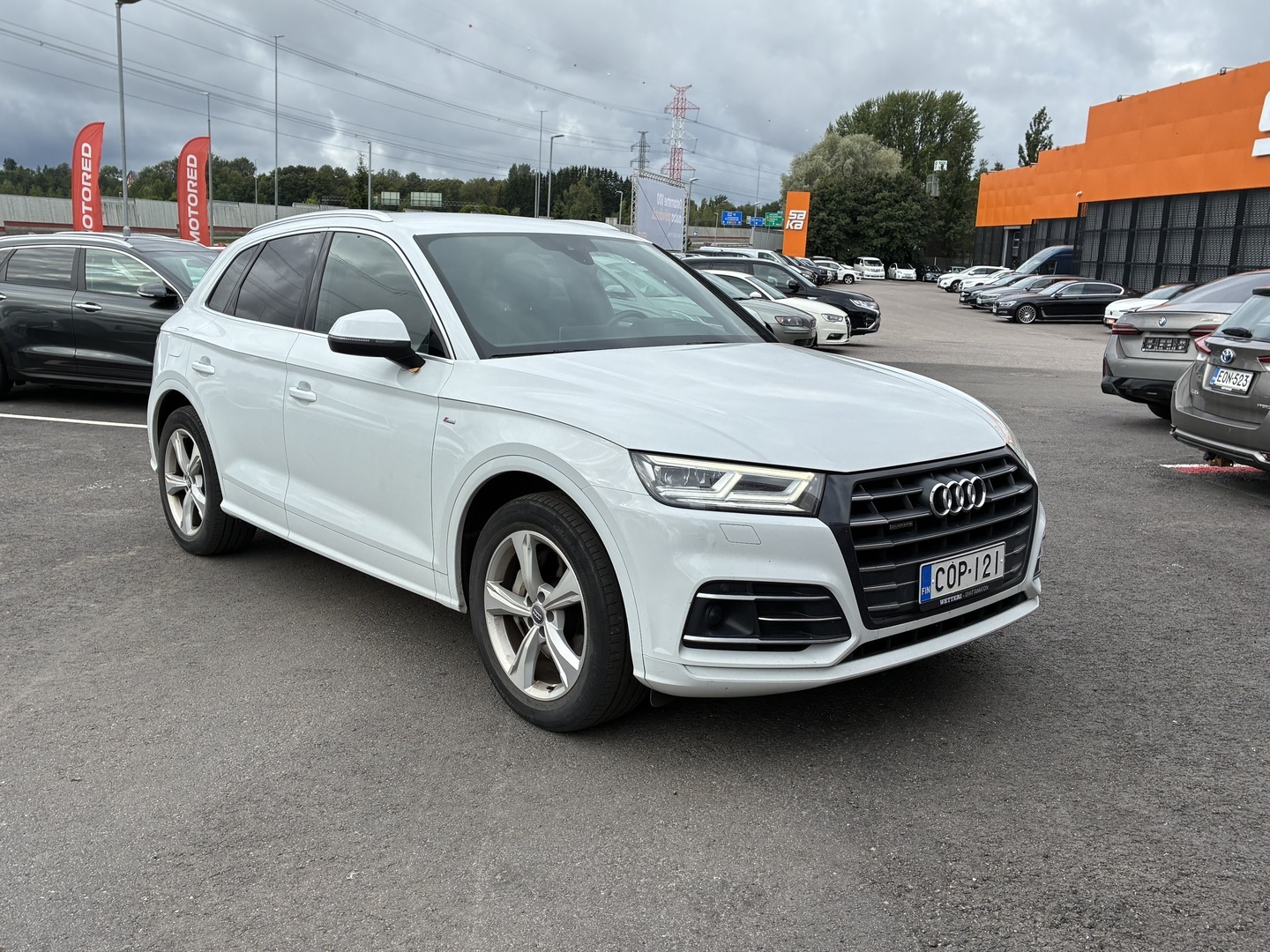 Audi - Q5 - Launch Edition 55 TFSI e quattro S tronic S Line - Maastoauto