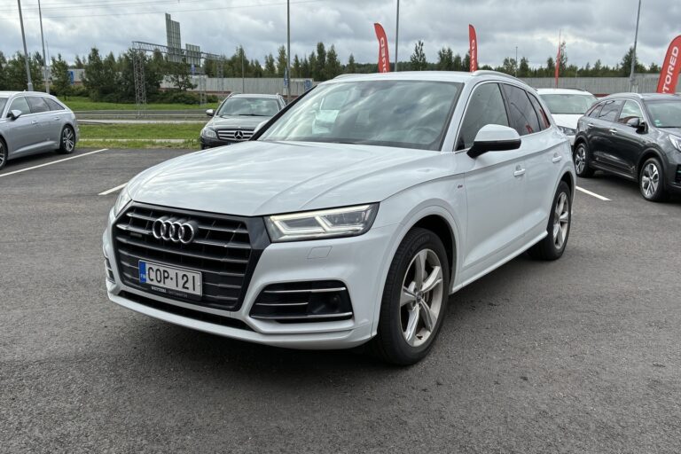 Audi - Q5 - Launch Edition 55 TFSI e quattro S tronic S Line - Maastoauto