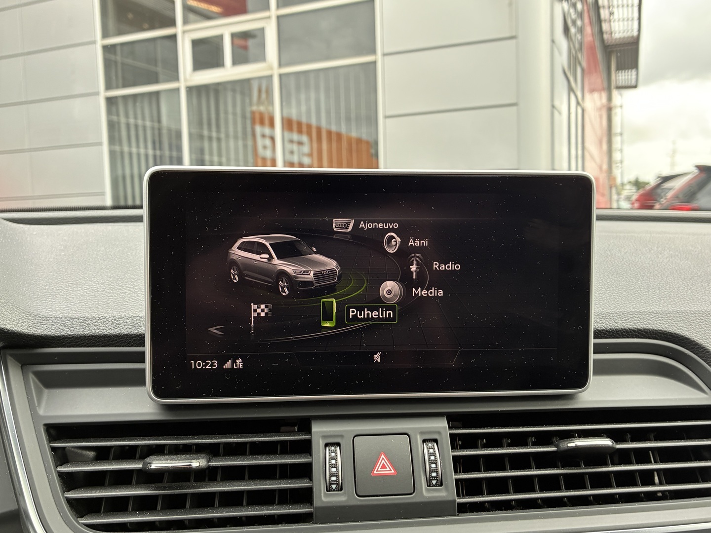 Audi - Q5 - Launch Edition 55 TFSI e quattro S tronic S Line - Maastoauto