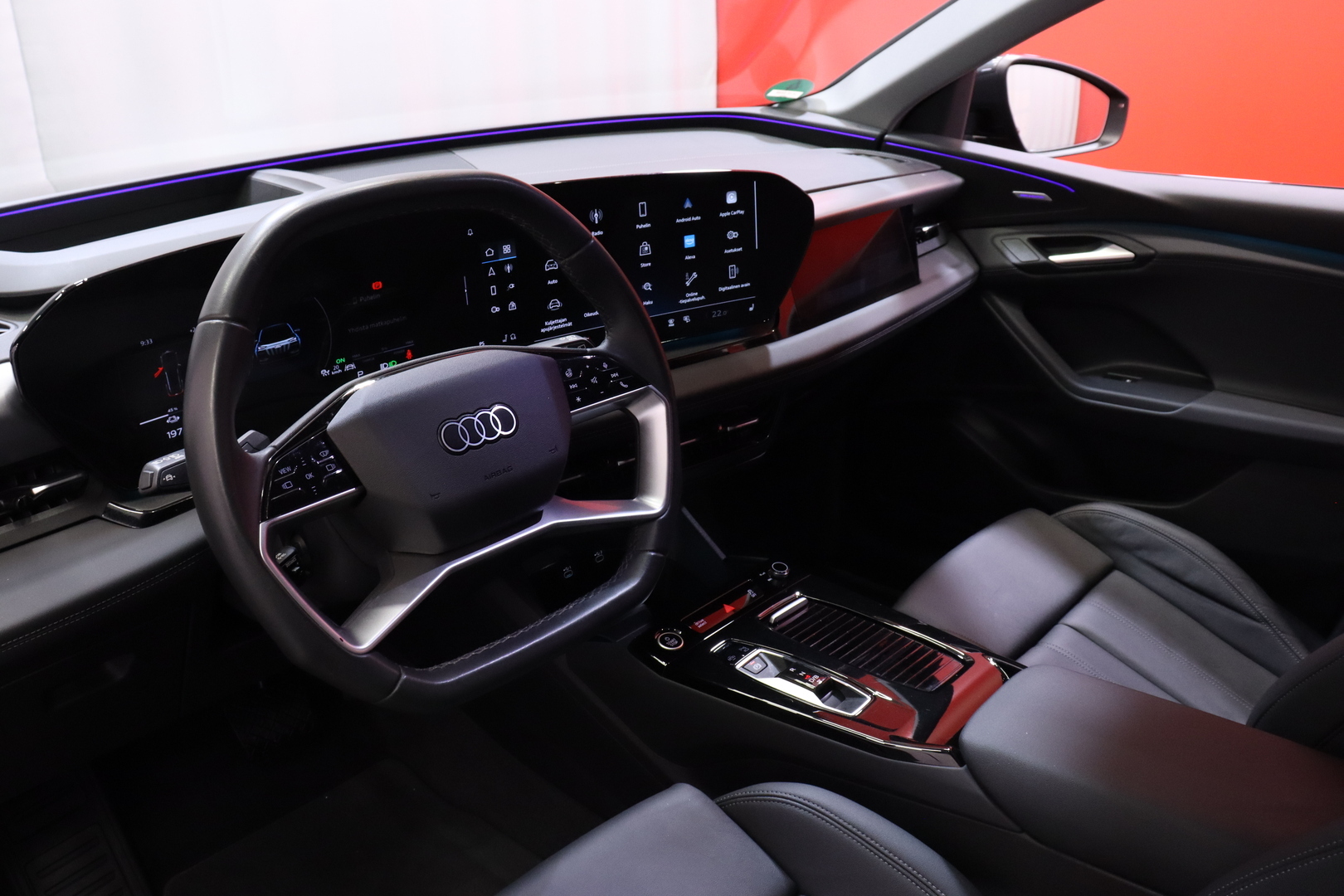 Audi - Q6 e-tron - quattro / Etumatkustajan näyttö / Bang & Olufsen / Vetokoukku / - Maastoauto