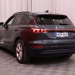 Audi - Q6 e-tron - quattro / Etumatkustajan näyttö / Bang & Olufsen / Vetokoukku / - Maastoauto