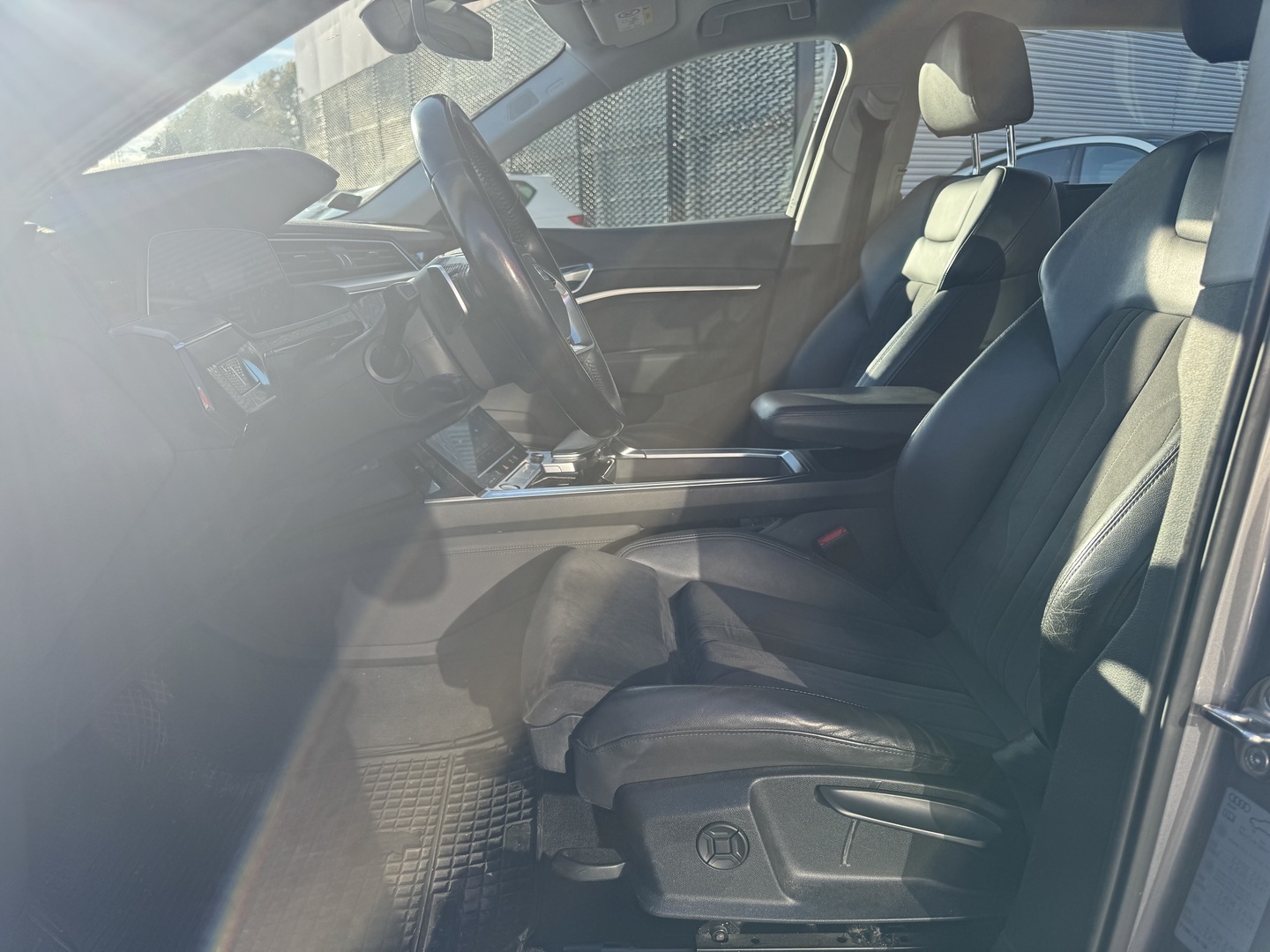 Audi - e-tron - Edition Advanced 50 quattro - Maastoauto