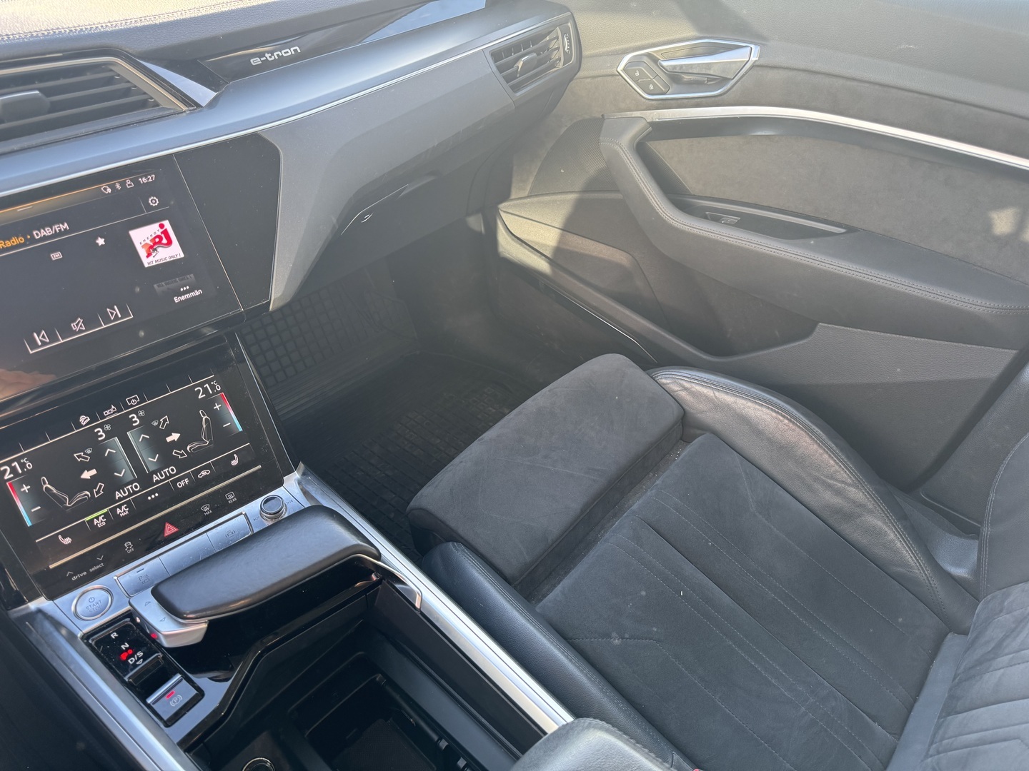 Audi - e-tron - Edition Advanced 50 quattro - Maastoauto