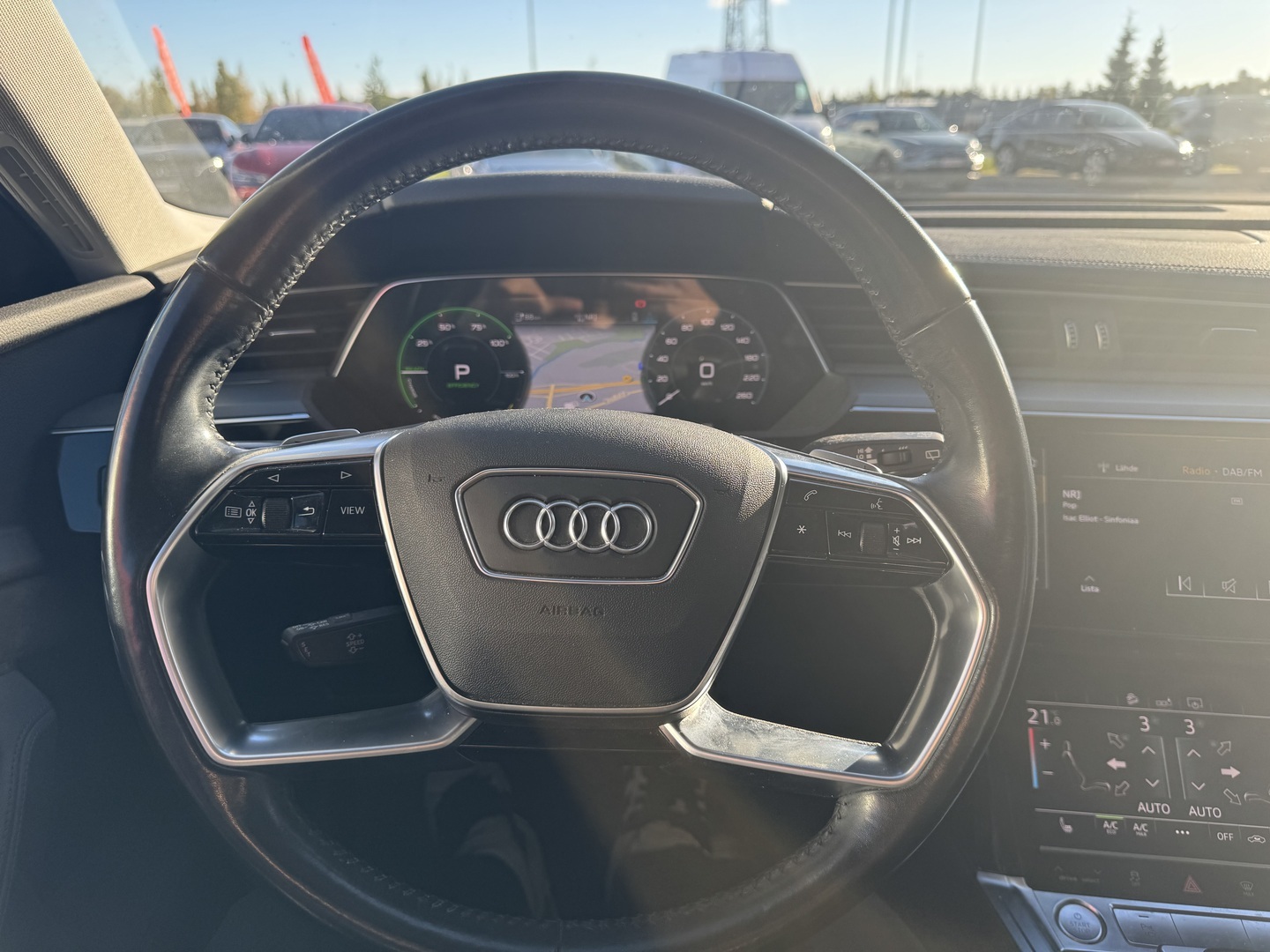 Audi - e-tron - Edition Advanced 50 quattro - Maastoauto