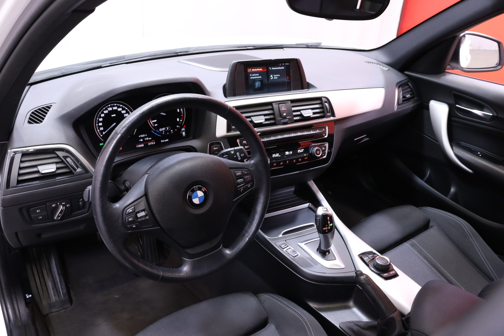 BMW - 116 - F20 Hatchback d A Business Automatic Edition - Viistoperä