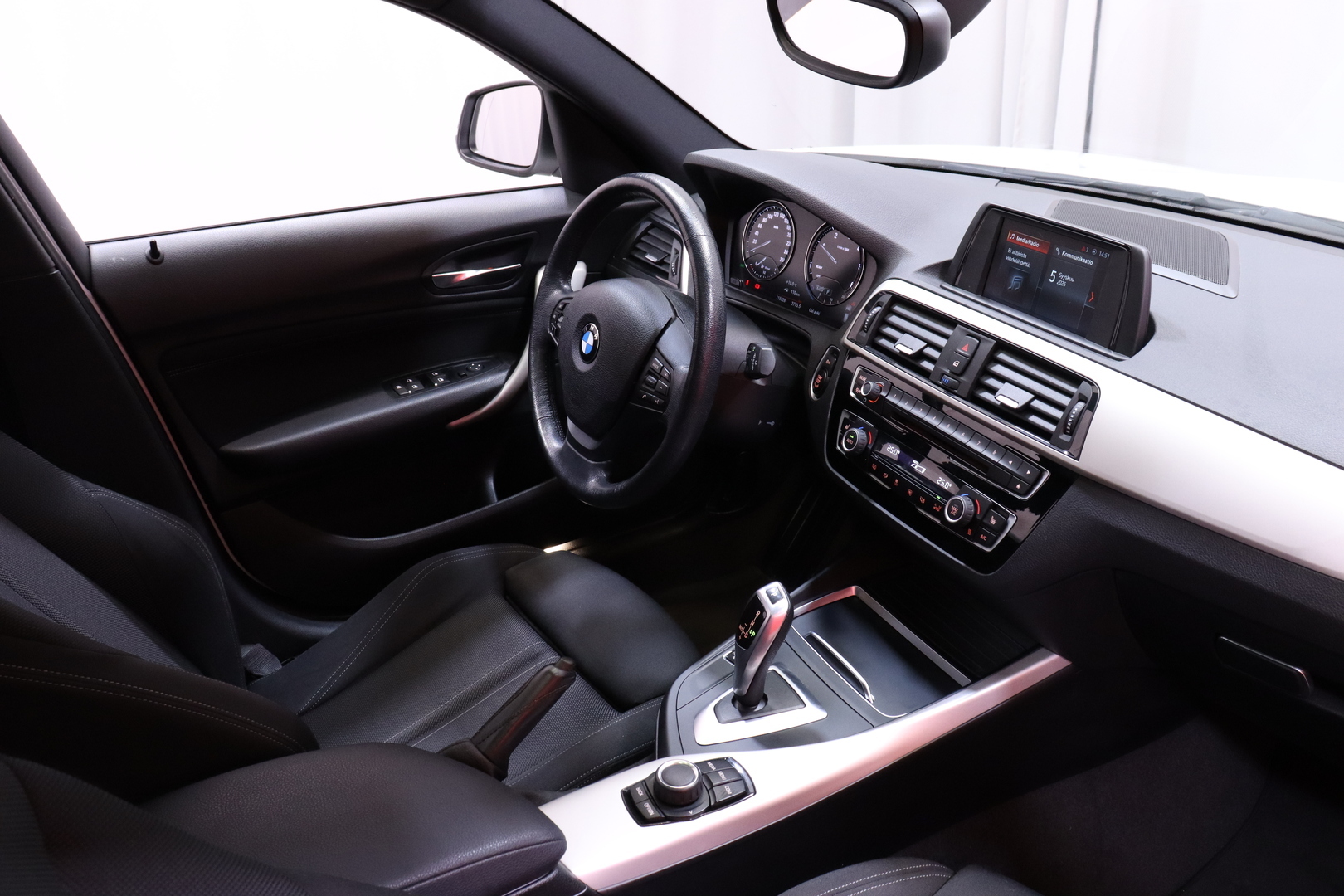 BMW - 116 - F20 Hatchback d A Business Automatic Edition - Viistoperä