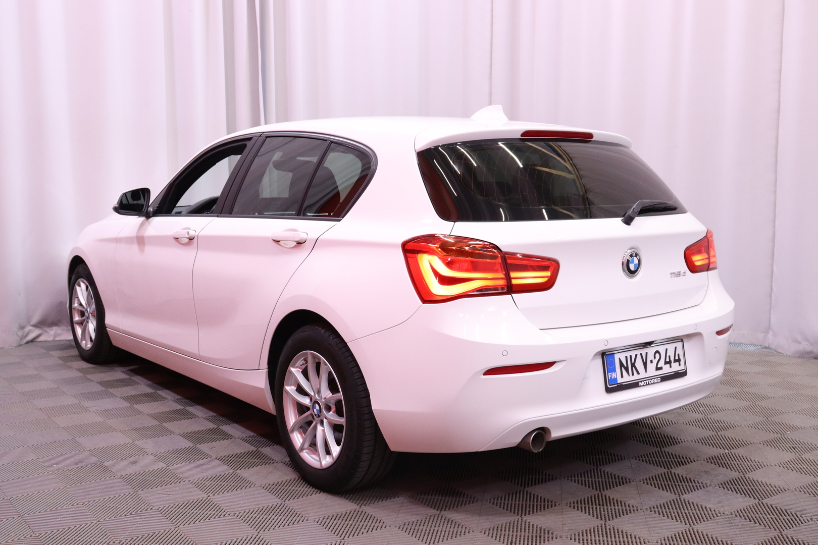 BMW - 116 - F20 Hatchback d A Business Automatic Edition - Viistoperä