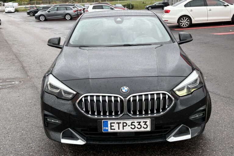BMW 218
