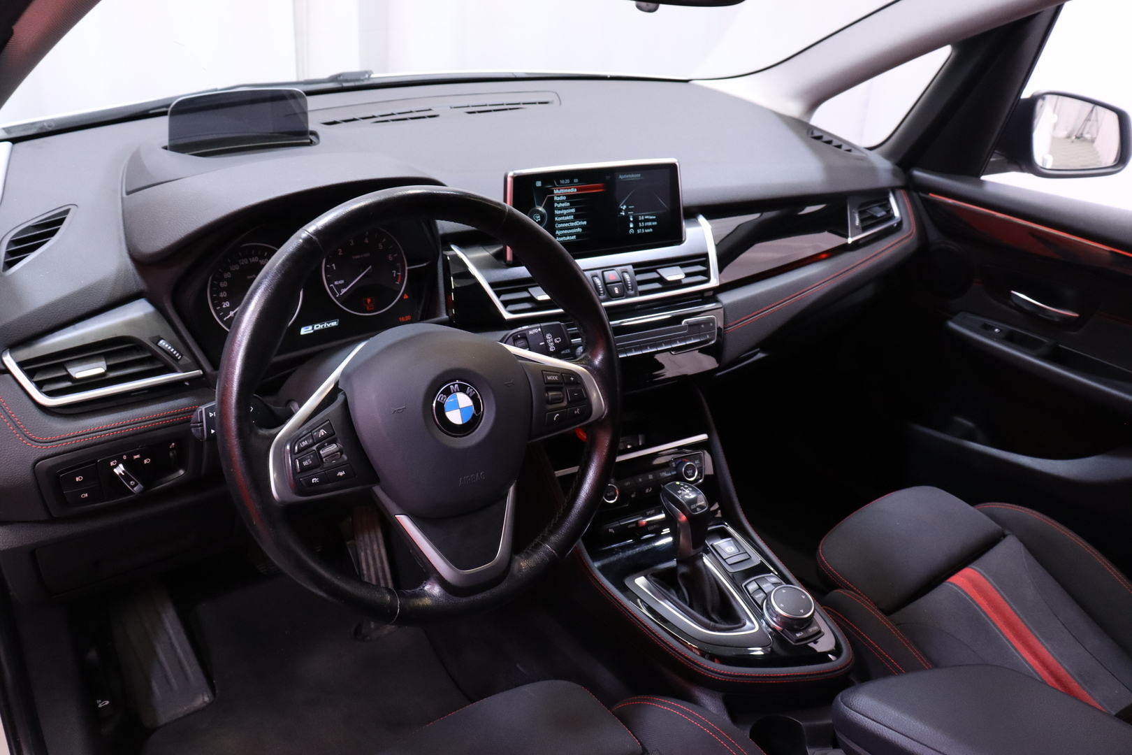 BMW - 225 - F45 Active Tourer 225xe A Business - Tila-auto
