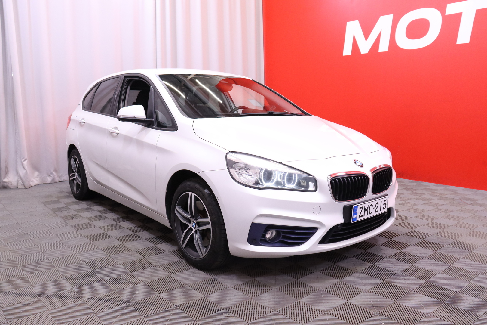 BMW - 225 - F45 Active Tourer 225xe A Business - Tila-auto