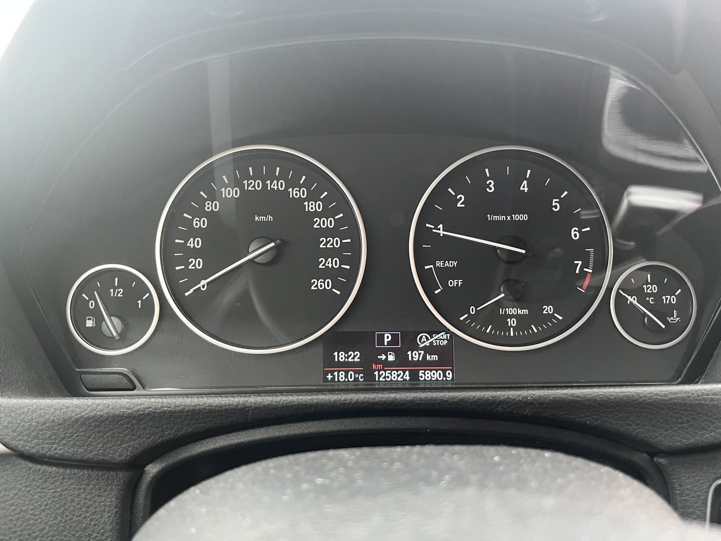 BMW - 318 - F30 Sedan 318i A Business Exclusive - Sedan