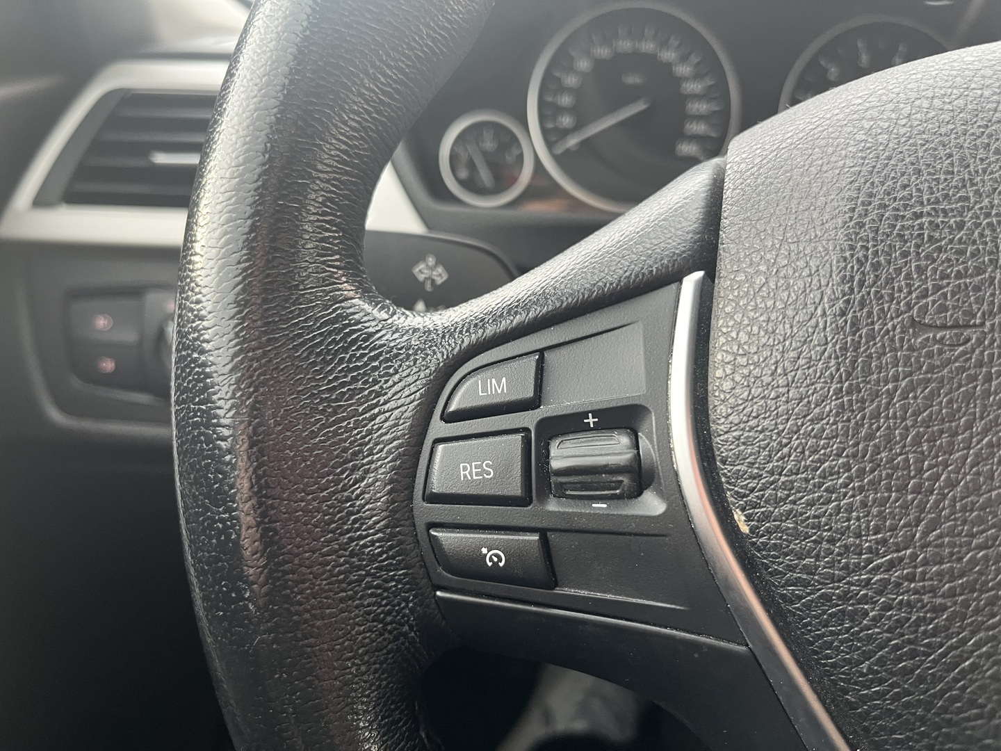 BMW - 318 - F30 Sedan 318i A Business Exclusive - Sedan