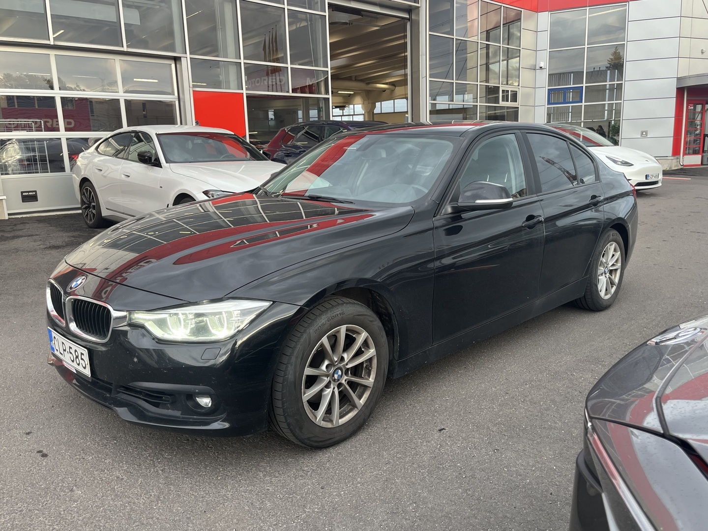BMW - 318 - F30 Sedan 318i A Business Exclusive - Sedan