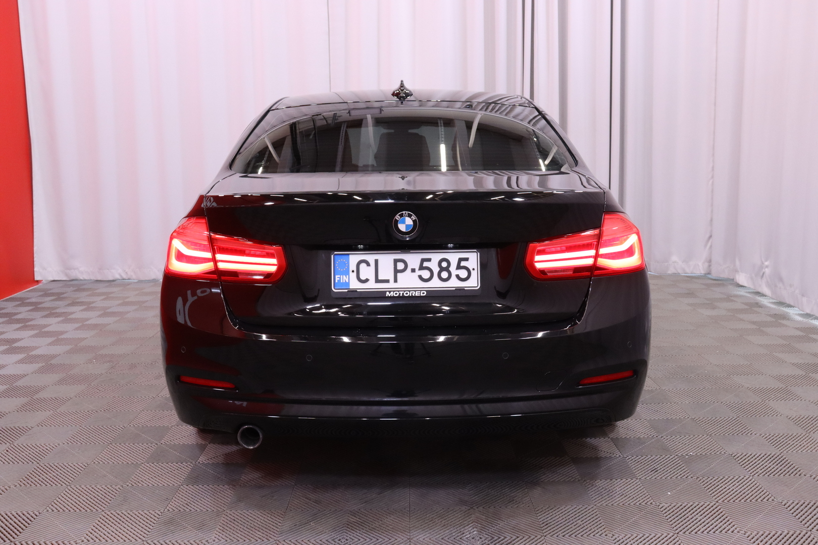 BMW 318 2018, photo 4/32