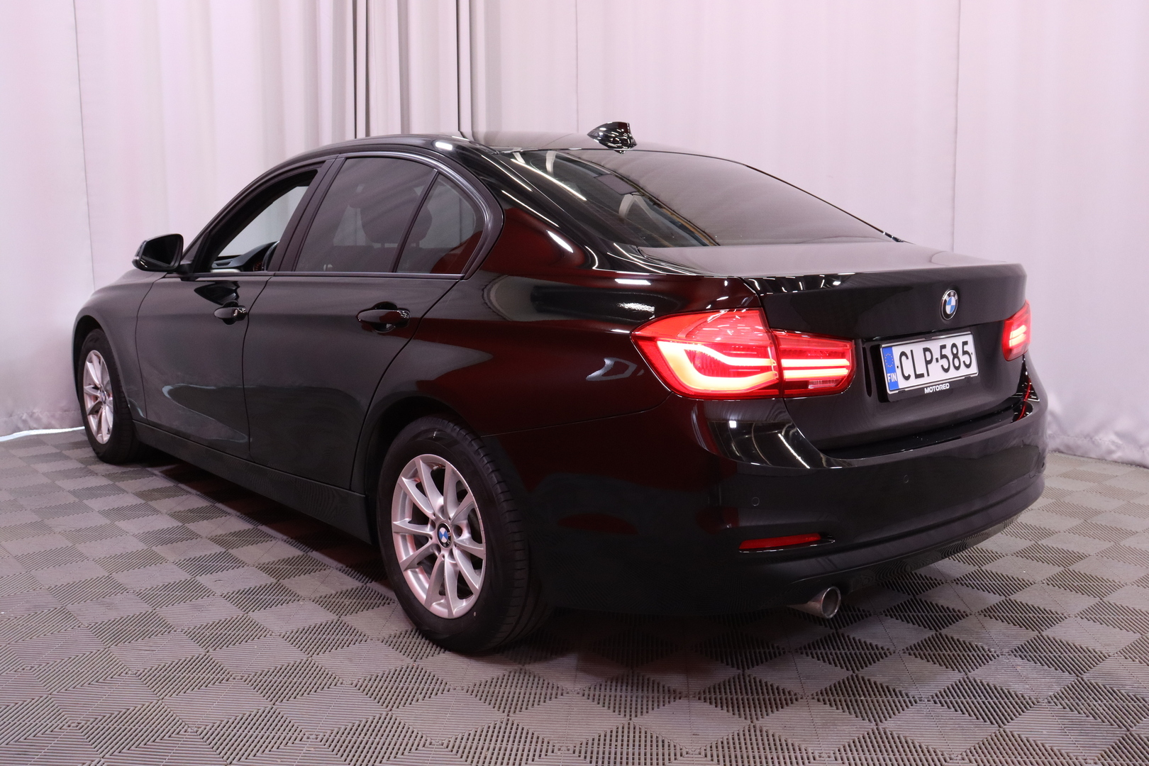 BMW 318 2018, photo 5/32