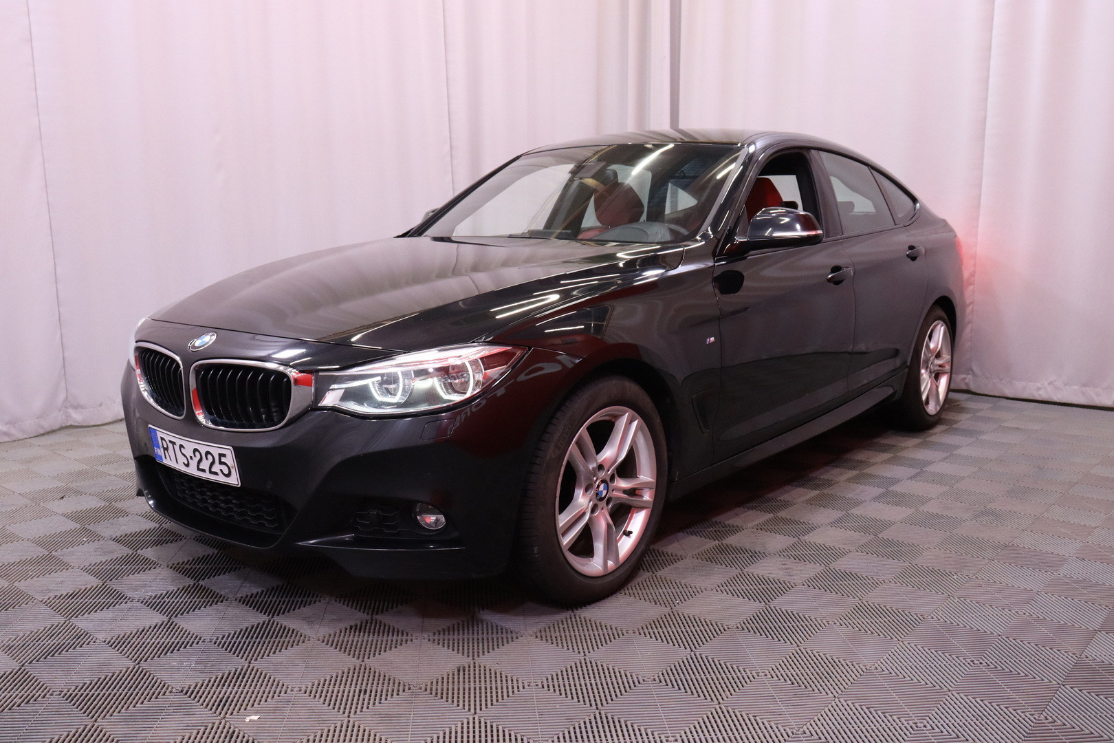 BMW 320 Gran Turismo 2018, photo 6/31