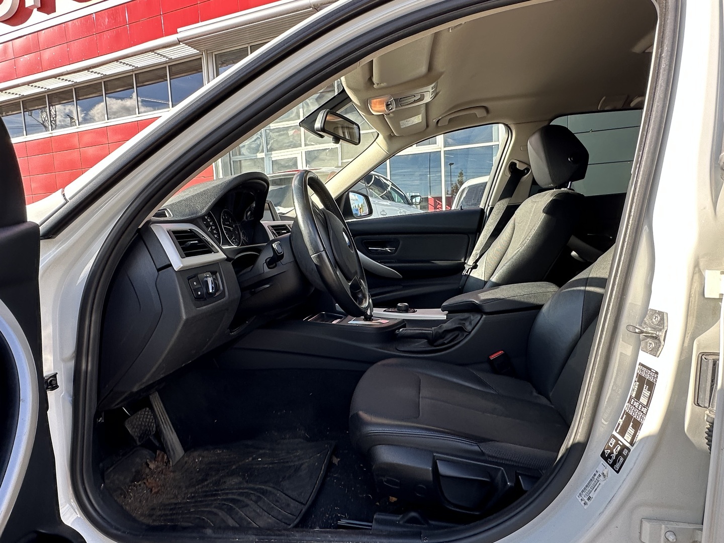 BMW 320 2015, kuva 5/10