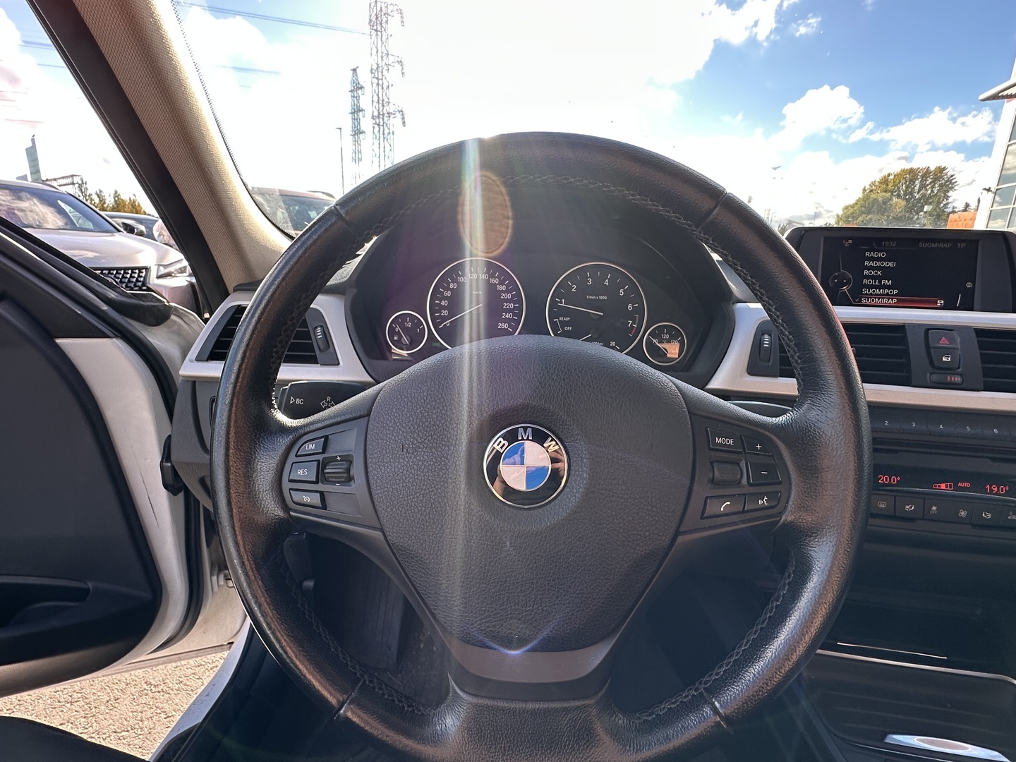 BMW 320 2015, kuva 6/10