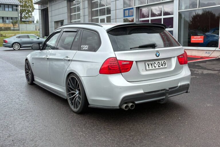 BMW 325