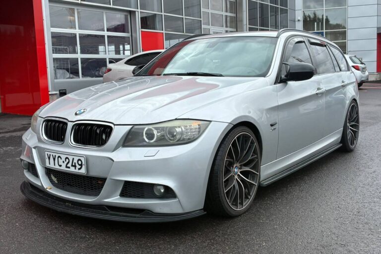 BMW - 325 - i A xDrive M Sport - Farmari