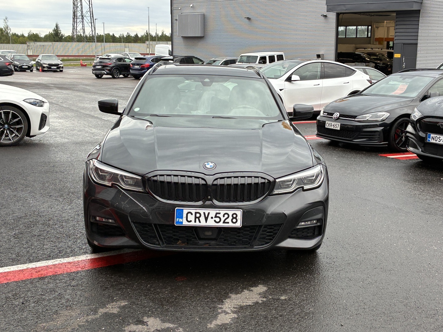 BMW - 330 - G21 Touring 330e xDrive A Charged Edition M Sport / Laser / ACC / 360 / H&K / Muistipenkit / HUD // - Farmari
