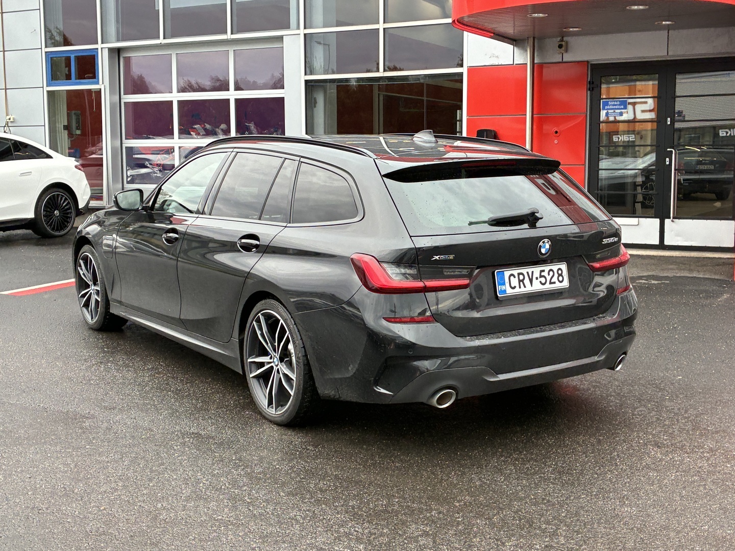 BMW - 330 - G21 Touring 330e xDrive A Charged Edition M Sport / Laser / ACC / 360 / H&K / Muistipenkit / HUD // - Farmari