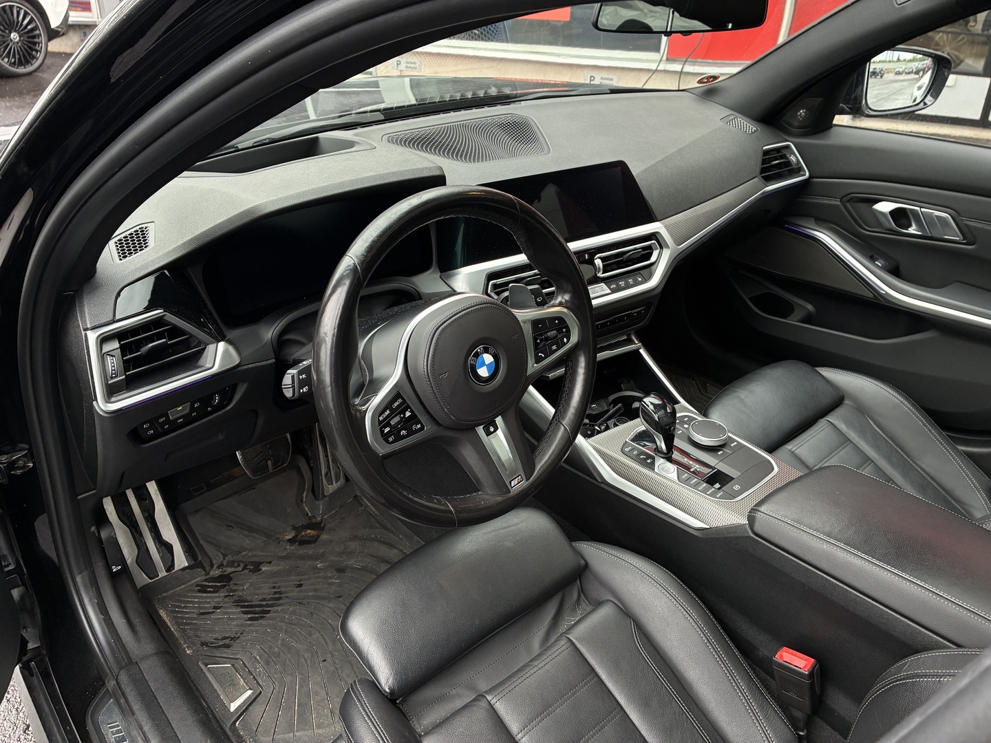 BMW - 330 - G21 Touring 330e xDrive A Charged Edition M Sport / Laser / ACC / 360 / H&K / Muistipenkit / HUD // - Farmari