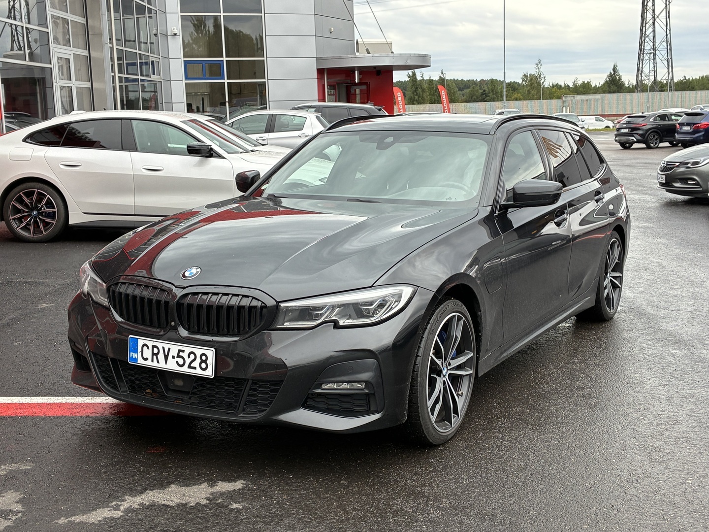 BMW - 330 - G21 Touring 330e xDrive A Charged Edition M Sport / Laser / ACC / 360 / H&K / Muistipenkit / HUD // - Farmari