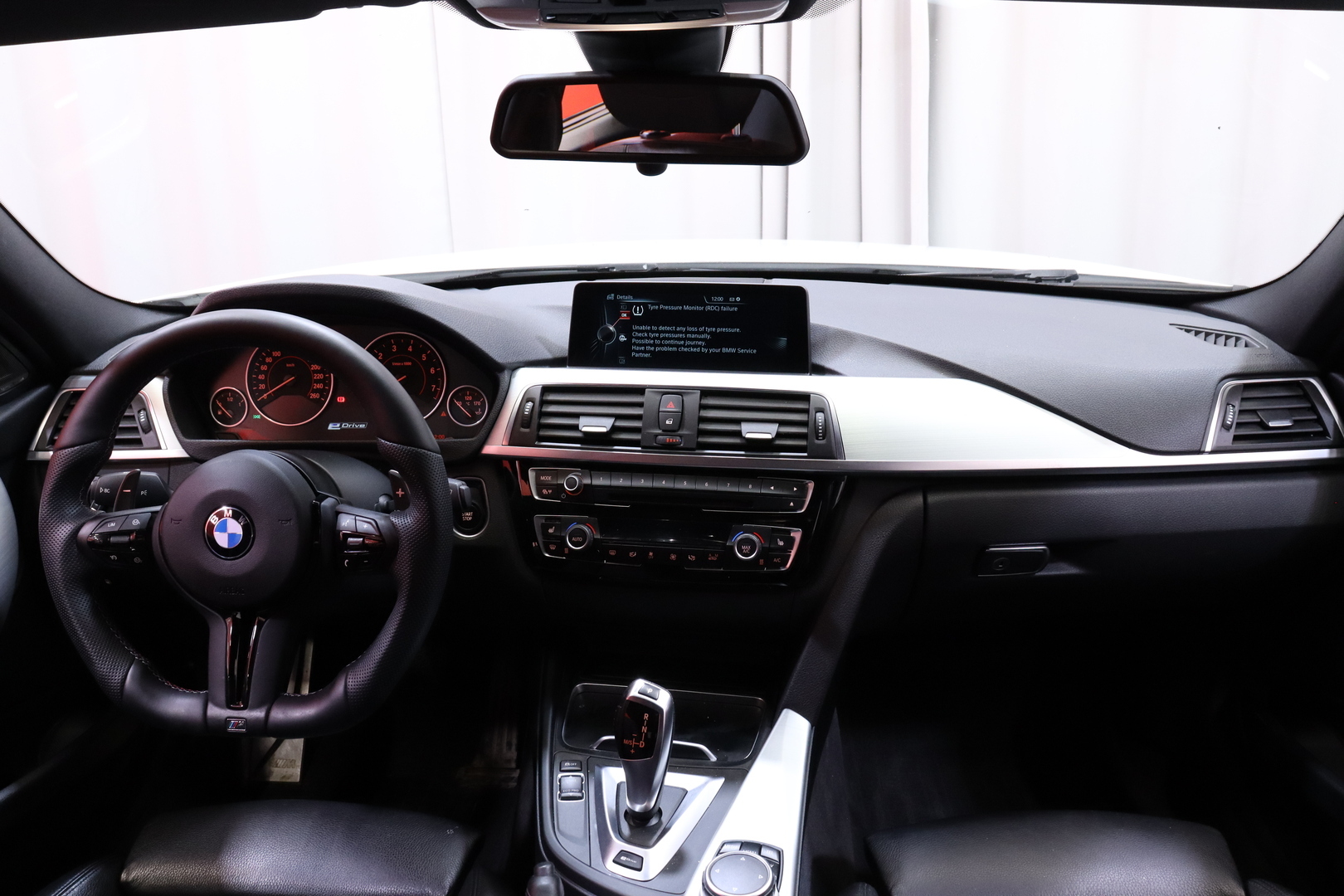 BMW - 330 - F30 Sedan 330e A Business M Sport // Myydään Huutokaupat.com - Sedan