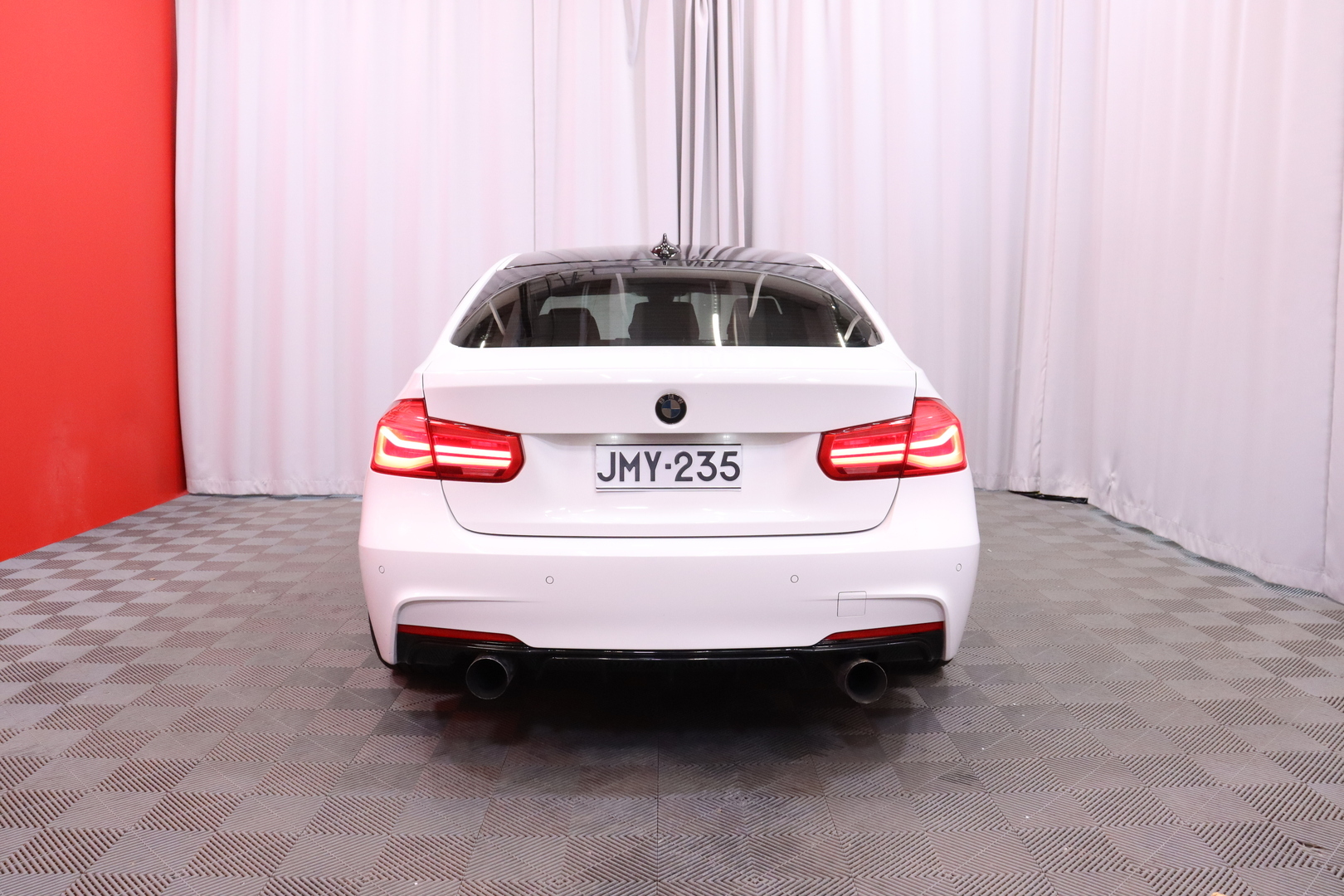 BMW - 330 - F30 Sedan 330e A Business M Sport // Myydään Huutokaupat.com - Sedan