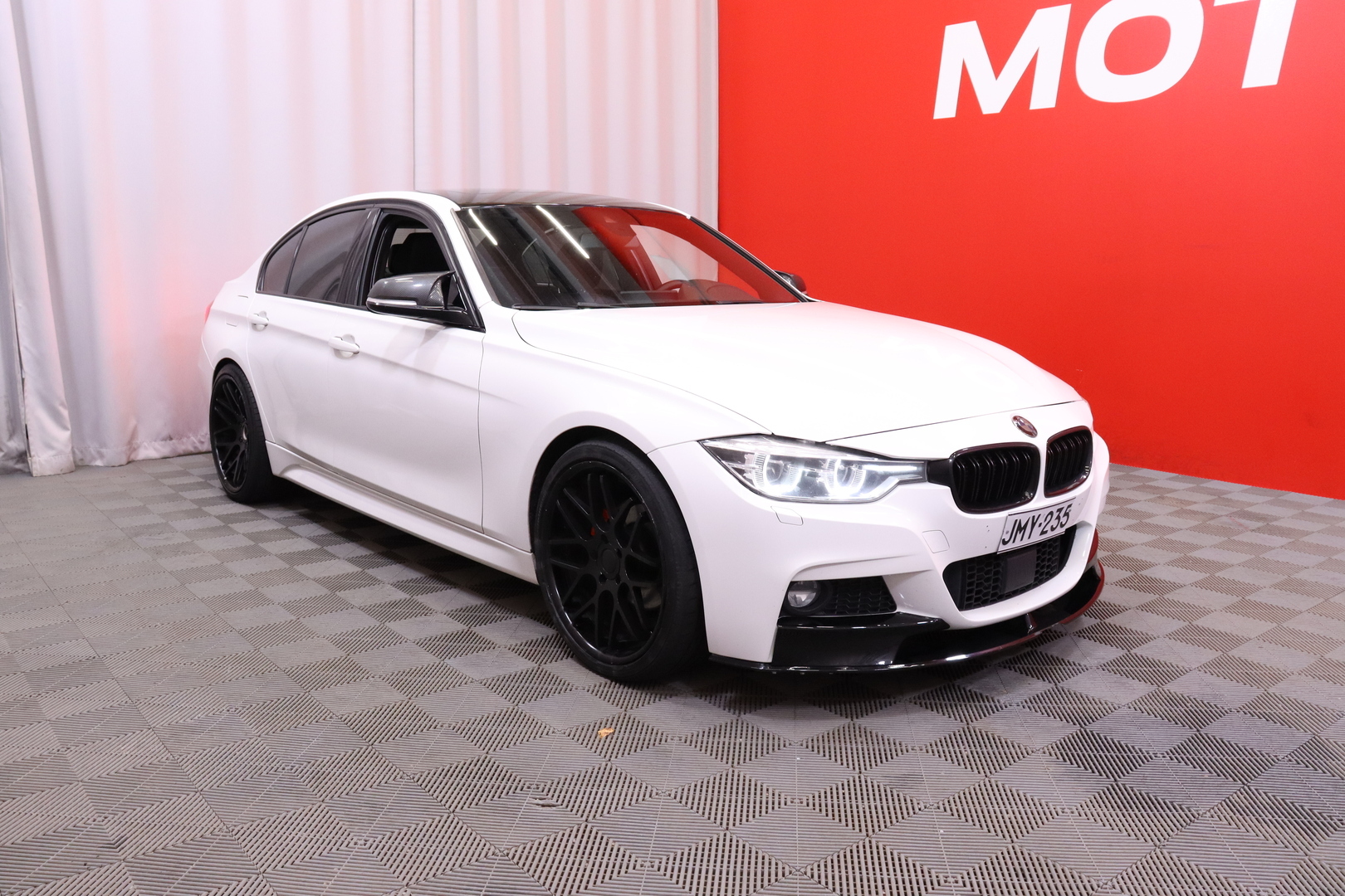 BMW - 330 - F30 Sedan 330e A Business M Sport // Myydään Huutokaupat.com - Sedan