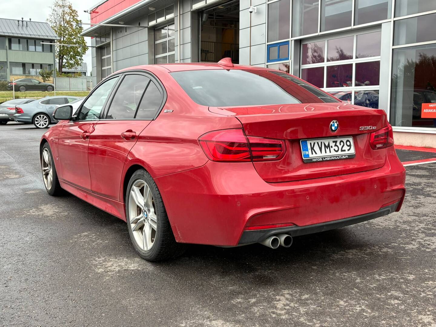 BMW - 330 - 330e iPerformance Sedan (AA) 4ov 1998cm3 A - Sedan
