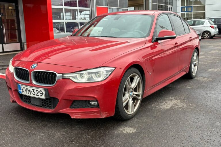 BMW - 330 - 330e iPerformance Sedan (AA) 4ov 1998cm3 A - Sedan